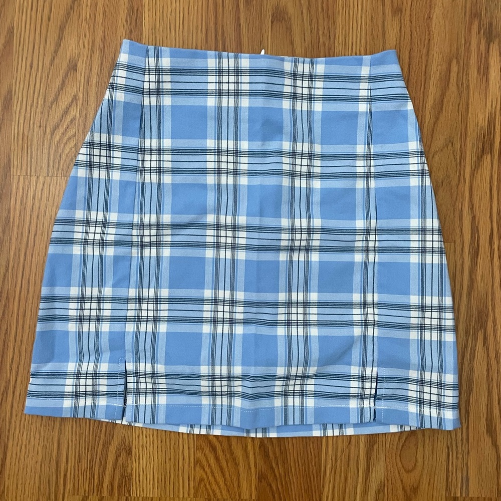 Brandy Melville Cara plaid baby blue skirt, BRAND NEW fits size xs or small